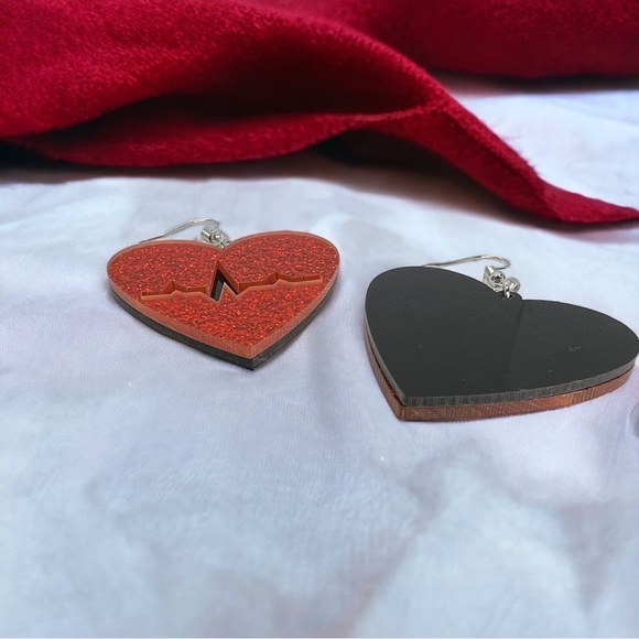 Heartfelt Elegance: Dazzling Heartbeat Earrings for the Passionate Professional! - Picture 5 of 9